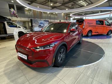Voir le détail de l'offre de cette FORD Mustang Mach-E Extended Range 99kWh 294ch 7cv de 2022 en vente à partir de 395.58 €  / mois