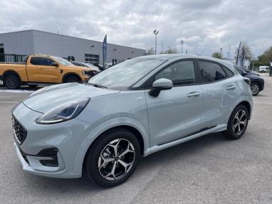 Voir le détail de l'offre de cette FORD Puma 1.0 EcoBoost Hybrid 125ch ST Line S&S Powershift de 2025 en vente à partir de 254.92 €  / mois