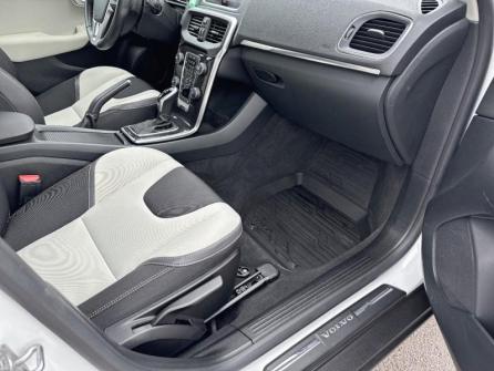 VOLVO V40 Cross Country D2 120ch Ãversta Edition Geartronic à vendre à Troyes - Image n°9
