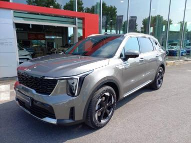 Voir le détail de l'offre de cette KIA Sorento 1.6 T-GDi 253ch PHEV Premium 4x4 7 places de 2024 en vente à partir de 56 999 €