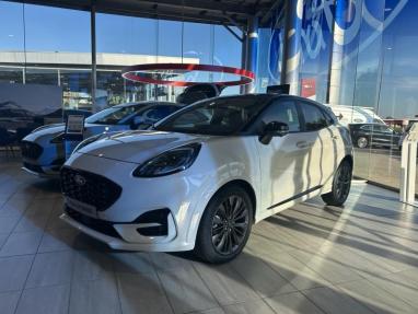 Voir le détail de l'offre de cette FORD Puma 1.0 EcoBoost Hybrid 125ch Sound Edition S&S Powershift de 2025 en vente à partir de 33 990 € 