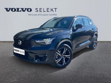 Voir le détail de l'offre de cette VOLVO XC40 B4 197ch Plus DCT 7 de 2022 en vente à partir de 411.61 €  / mois